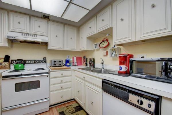 The Senate, 3050 Presidential Way #203, West Palm Beach, Florida 33401, image 1