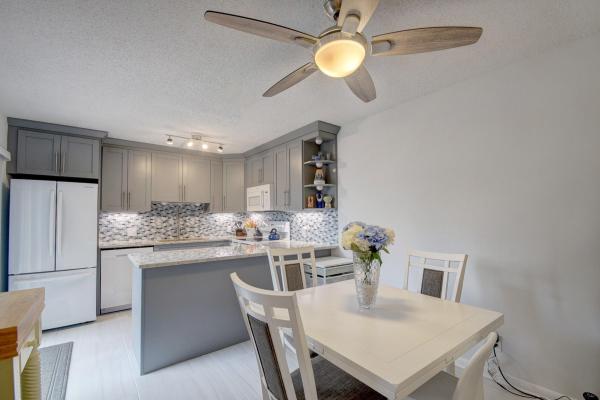 Lago Lucerne, 3960 August Dr, Lake Worth, Florida 33461, image 2