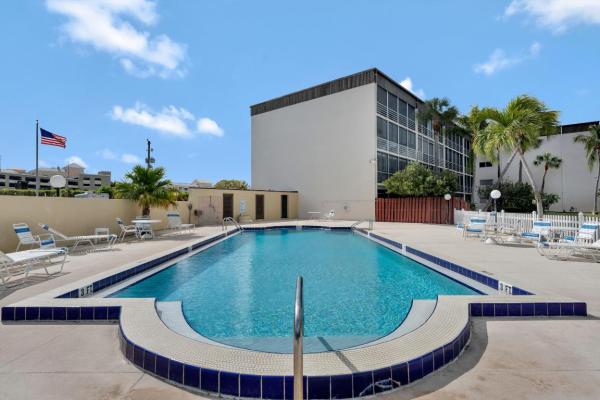 Hidden Harbour Of The Palm Beaches, 890 N Federal Hwy #401, Lantana, Florida 33462, image 2