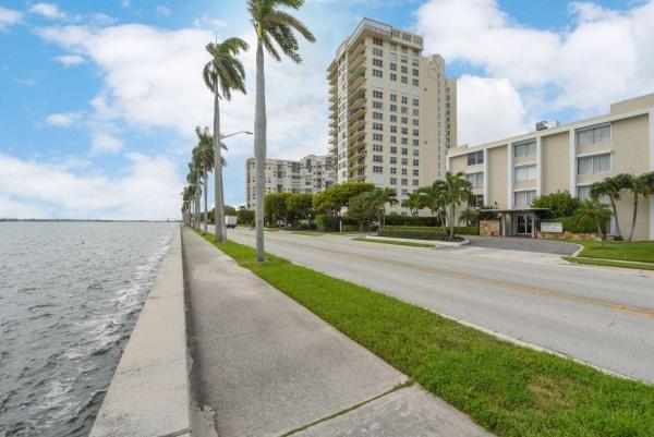 Viking Arms, 1601 S Flagler Dr #201O, West Palm Beach, Florida 33401, image 2