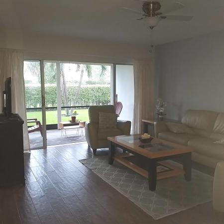 Royal Point Manor East, 3075 Gardens East Dr #16, Palm Beach Gardens, Florida 33410, image 2