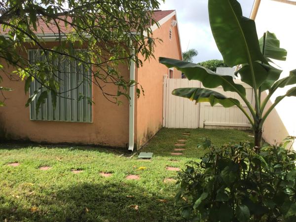 Lantana Homes, 5843 Dewitt Pl, Lake Worth, Florida 33463, image 1