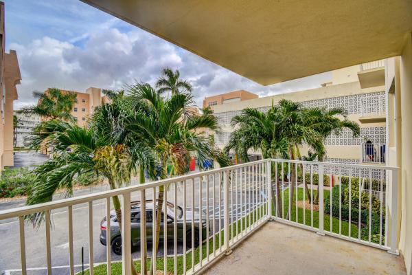 Le Chateau Royal, 3540 S Ocean Blvd #215, South Palm Beach, Florida 33480, image 2
