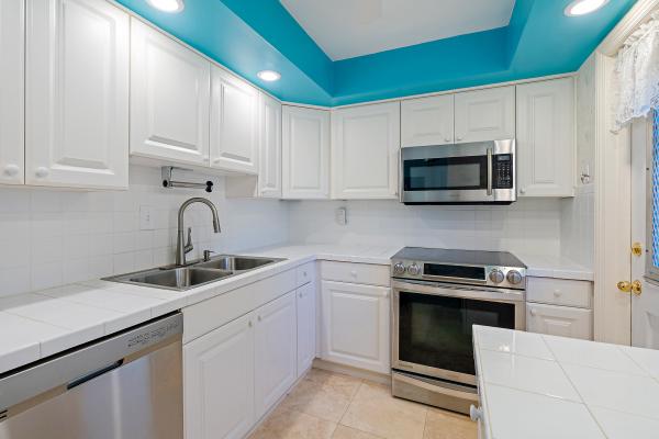 Tamberlane, 5560 Tamberlane Cir #127, Palm Beach Gardens, Florida 33418, image 2