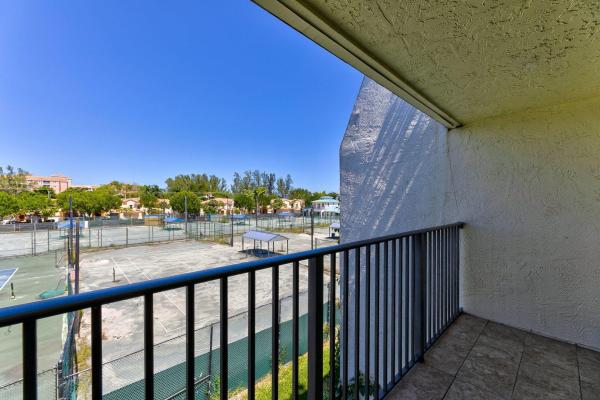 The Racquet Club Of Deer Creek 2, 65 Deer Creek Rd #211, Deerfield Beach, Florida 33442, image 1
