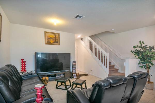 Charleston Commons, 5366 Ashley River Rd, West Palm Beach, Florida 33417, image 1
