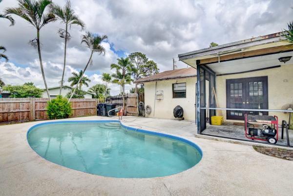 Florida Gardens, 44 Cuyahoga Rd, Lake Worth, Florida 33467, image 1
