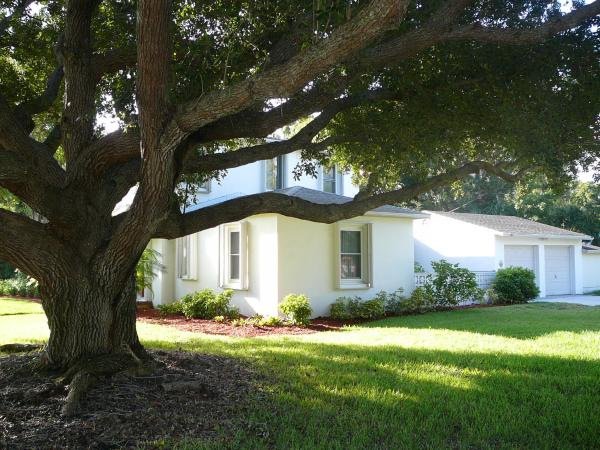 Pinewood, 715 Parkway Dr, Fort Pierce, Florida 34950, image 3