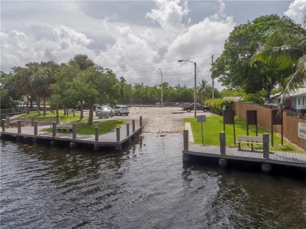 Edgewater Estates, 2007 NE 15th Ave, Wilton Manors, Florida 33305, image 3