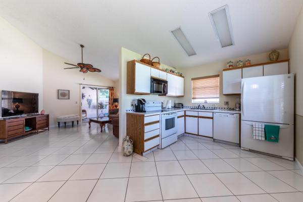 Pine Ridge At Delray Beach, 7876 Lake Champlain Ct, Delray Beach, Florida 33446, image 2