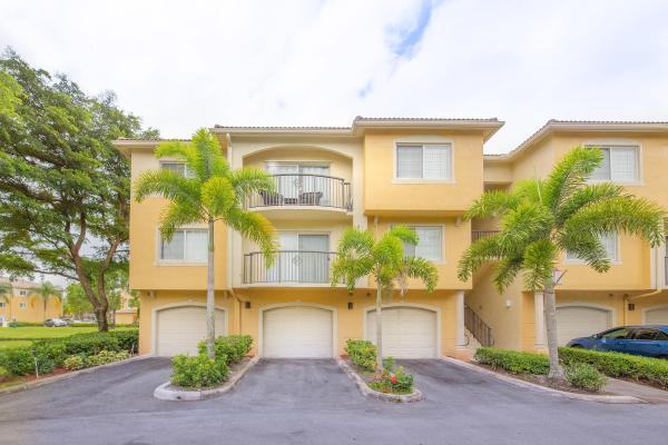 Grand View At Crestwood, 600 Crestwood Ct N #607, Royal Palm Beach, Florida 33411, image 1