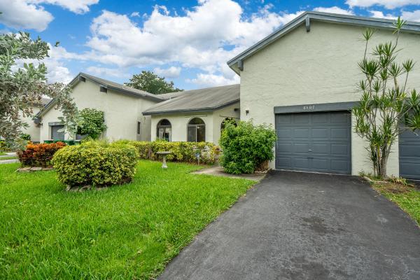 Spring Lake Villas, 8307 NW 100th Dr, Tamarac, Florida 33321, image 1