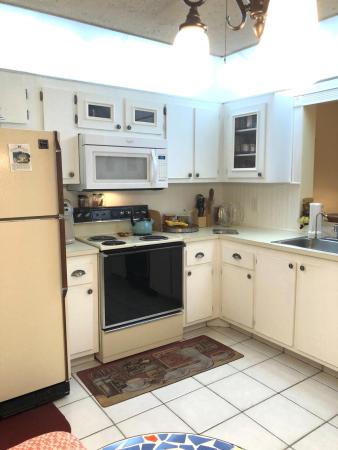 Town Villas At Moon Lake, 9094 Flynn Cir #5, Boca Raton, Florida 33496, image 3