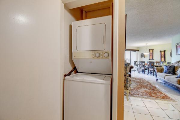 Camino Real Village, 5700 Camino Del Sol #204, Boca Raton, Florida 33433, image 3