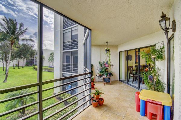 Camino Real Village, 5700 Camino Del Sol #204, Boca Raton, Florida 33433, image 1