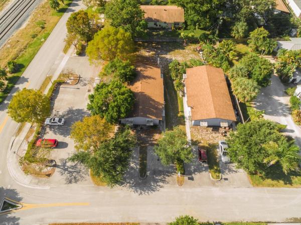 Dell Park, 266 NE 12th St, Delray Beach, Florida 33444, image 1