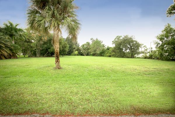 Square Lake, 8902 N Bates Rd, Palm Beach Gardens, Florida 33418, image 1