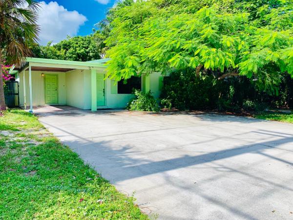 Lyndon Lanes, 1423 S Broadway, Lantana, Florida 33462, image 3
