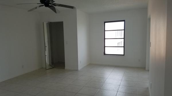 Huntington Lakes 5, 7351 Kinghurst Dr #401, Delray Beach, Florida 33446, image 2