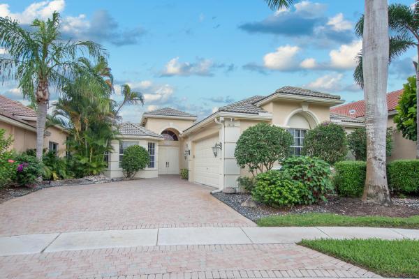 Manchester Lakes At Wycliffe, 3834 Newhaven Lake Dr, Lake Worth, Florida 33449, image 1