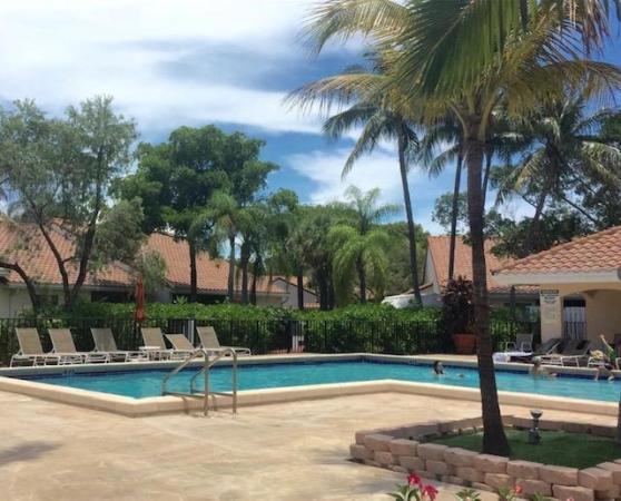 Costan Villas Harbor Village, 21216 Harbor Way #152-15, Aventura, Florida 33180, image 3