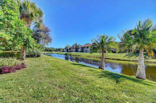 Georgian Courts, 13420 Georgian Ct, Wellington, Florida 33414, image 3