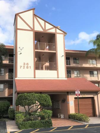 Huntington Lakes 4, 7281 Amberly Ln #403, Delray Beach, Florida 33446, image 2