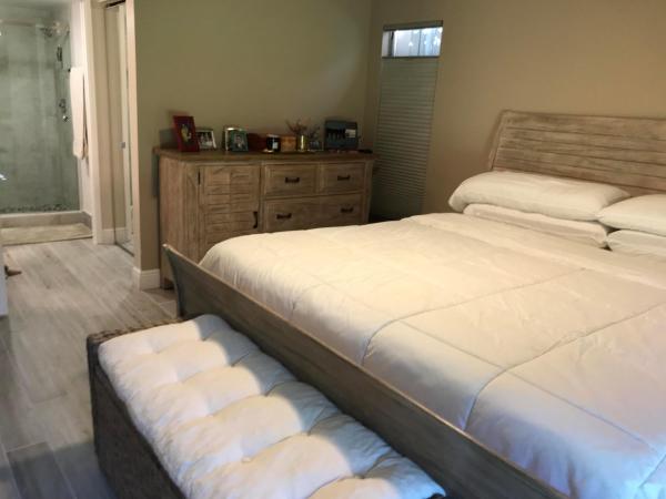 Town Villas At Moon Lake, 18801 Jolson Ave #8, Boca Raton, Florida 33496, image 2
