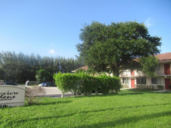 Lakeview Gardens, 500 Nottingham Cir #B, Greenacres, Florida 33463, image 1
