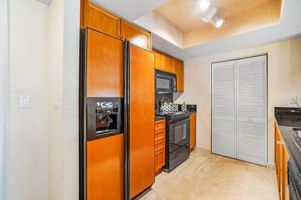 Palmetto Place, 99 SE Mizner Blvd #734, Boca Raton, Florida 33432, image 2