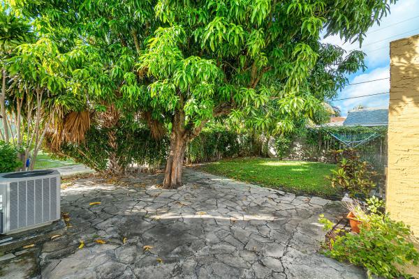 Dellawana Place, 429 Monroe Dr, West Palm Beach, Florida 33405, image 2