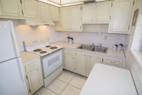 Lakeside Point Gardens, 2204 Lake Osborne Dr #11, Lake Worth Beach, Florida 33461, image 3