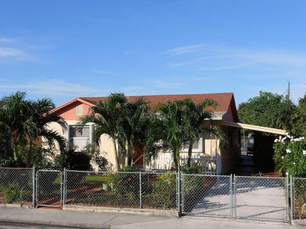 Lake Worth Town, 417 S F St, Lake Worth Beach, Florida 33460, image 1