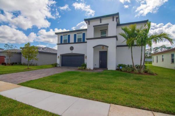 8239 NW Greenbnk Cir, Fort Pierce, Florida 34986, image 2