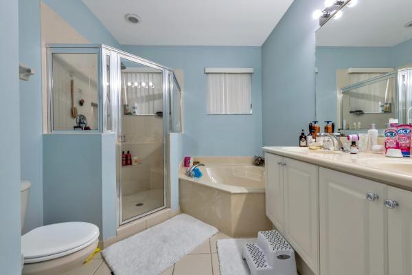 Coventry Townhomes, 4288 Berkshire Wharf Dr, Lake Worth, Florida 33461, image 2