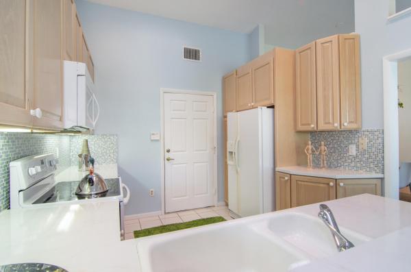 St Tropez Villas, 17215 Boca Club Blvd #4, Boca Raton, Florida 33487, image 2