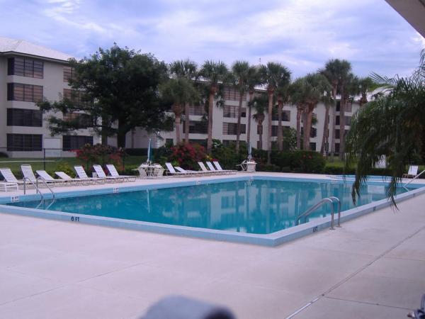 Whitehall, 3520 Whitehall Dr #402, West Palm Beach, Florida 33401, image 3