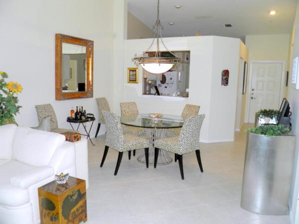 Regal Shores South At Coral Lakes, 5876 Regal Glen Dr #204, Boynton Beach, Florida 33437, image 2