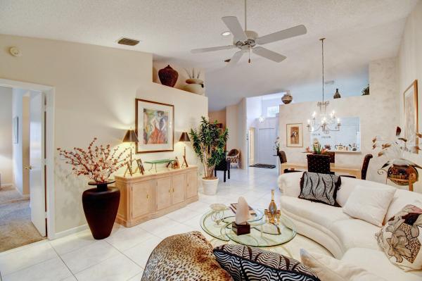 Emerald Pointe, 7934 Coral Pointe Dr, Delray Beach, Florida 33446, image 2