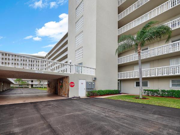 Lake Harbour Towers East, 801 Lake Shore Dr #812, Lake Park, Florida 33403, image 1
