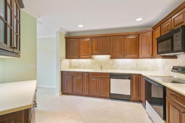 Lexington Green, 2 Lexington Ln E #C, Palm Beach Gardens, Florida 33418, image 3