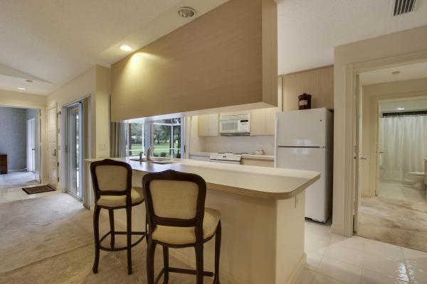 Sun Terrace At The Oaks, 10402 Chapman Oak Ct, Palm Beach Gardens, Florida 33410, image 2
