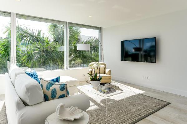 Palm Beach Towers, 44 Cocoanut Row #506A, Palm Beach, Florida 33480, image 1
