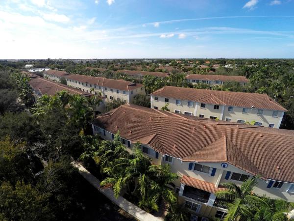 Parkside Square, 2913 S Greenleaf Cir, Boynton Beach, Florida 33426, image 1