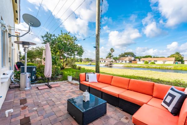 Parkside Townhomes, 3022 N Evergreen Cir, Boynton Beach, Florida 33426, image 1