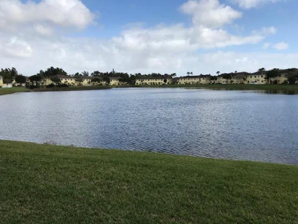 Independence Cove, 748 Imperial Lake Rd, West Palm Beach, Florida 33413, image 2