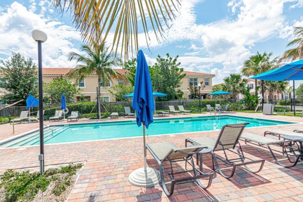 Charleston Commons, 5276 Ashley River Rd, West Palm Beach, Florida 33417, image 1