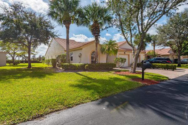 Emerald Pointe, 7712 Coral Lake Dr, Delray Beach, Florida 33446, image 2