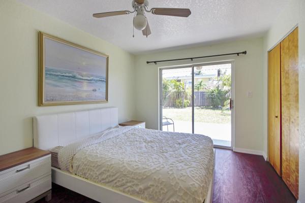 462 Hernando St #A & B, Fort Pierce, Florida 34949, image 2
