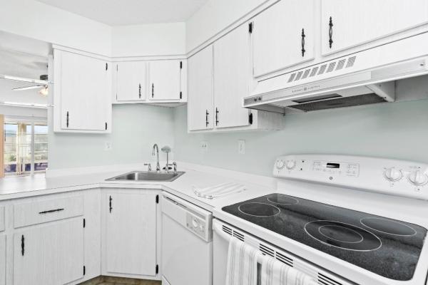 The Colonnades, 1176 Bayshore Dr #206, Fort Pierce, Florida 34949, image 3